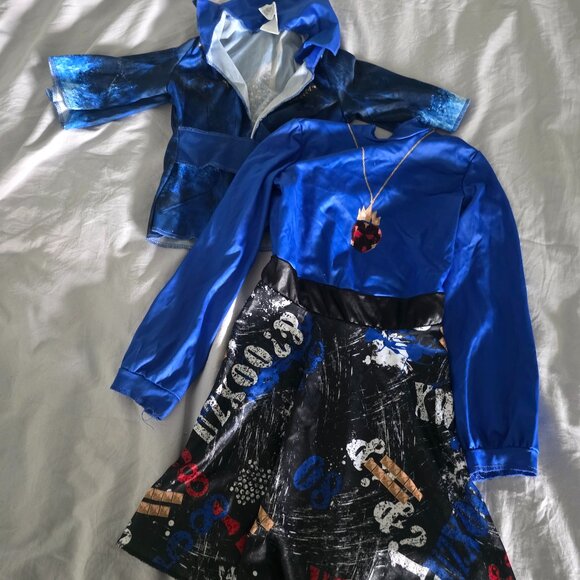 Evie Disney's Descendants Halloween costume girls size 4 to 6x - Picture 1 of 5